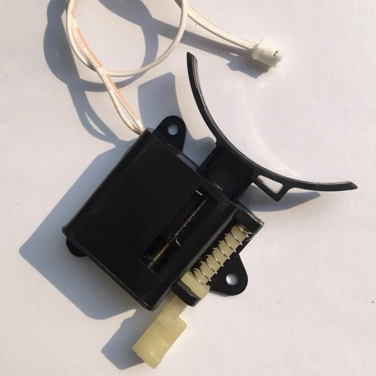 Accesorios para Cerraduras Int - Electronics & Gadgets Beginning With D reseña y precio